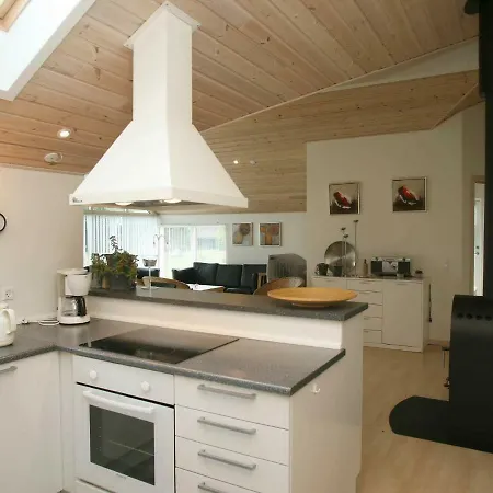 Four-bedroom Holiday In 2 *